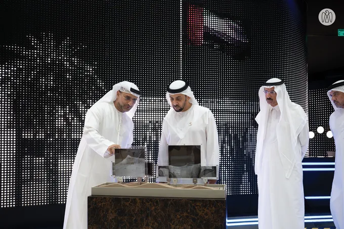 Hamdan bin Zayed visits National Library and Archives