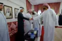 هزاع بن زايد يُقدّم واجب العزاء في وفاة مبارك محيميد المنصوري