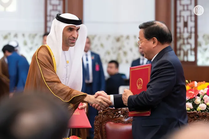 Crown Prince of Abu Dhabi and Premier of China discuss strengthening comprehensive strategic partnership and expanding cooperation