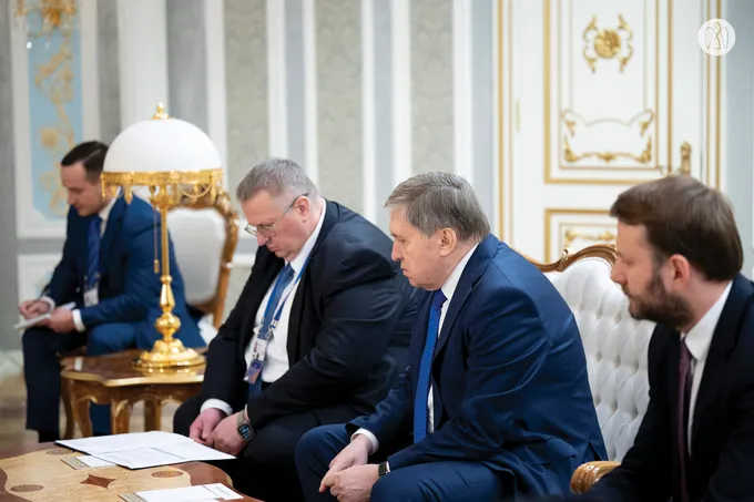 Crown Prince of Abu Dhabi meets Russian President in Minsk, Belarus