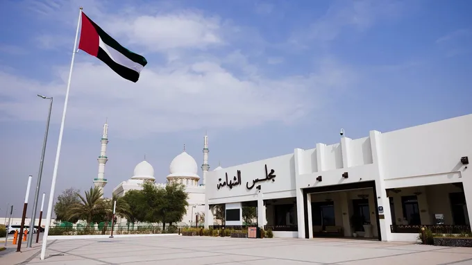 Zayed bin Mohamed bin Zayed offers condolences on the passing of martyr Khalil Ibrahim Al Marzooqi’s mother