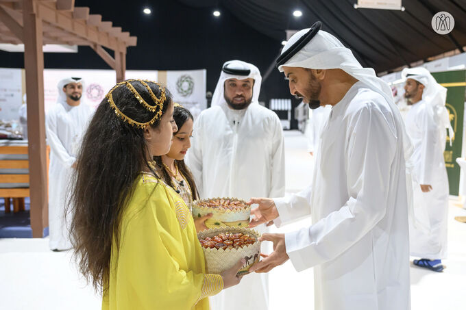 Hamdan bin Zayed visits 2nd Liwa Date Festival and Auction