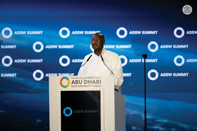 Khaled bin Mohamed bin Zayed attends dialogue sessions of heads of state and government as part of second day of ADSW Summit 2025