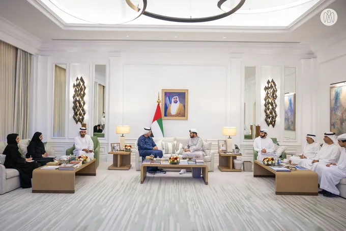 Hamdan bin Zayed, receives delegation from Etihad Rail and reviews latest developments in freight and passenger rail projects