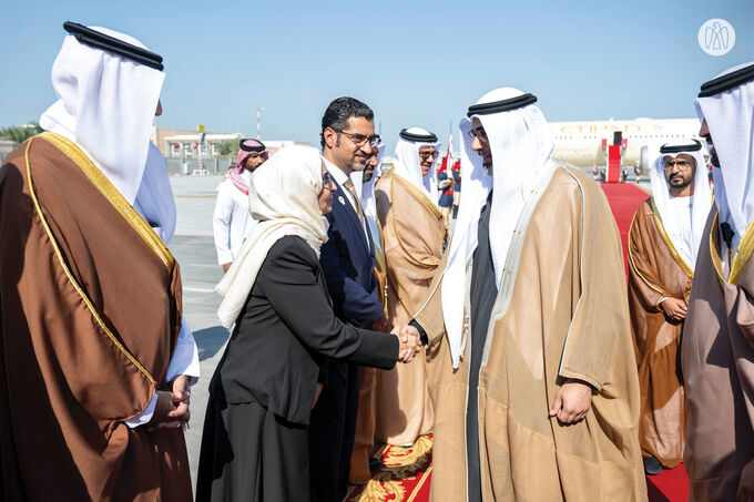 Crown Prince of Abu Dhabi arrives in Bahrain