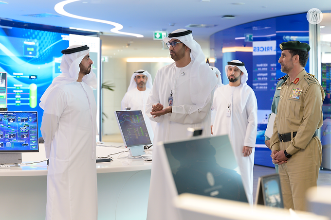 Sheikh Saif bin Zayed Al Nahyan Visits ADNOC to Inspect Panorama Digital Command Center