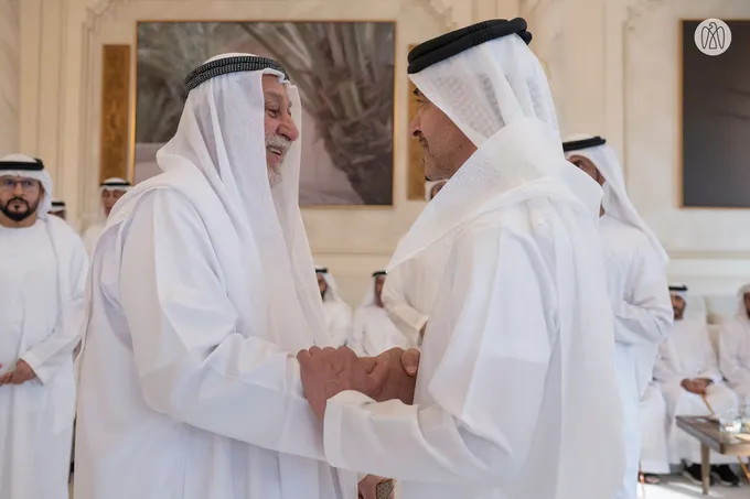 Hazza bin Zayed receives sheikhs, officials and citizens at Al Maqam Palace in Al Ain Region