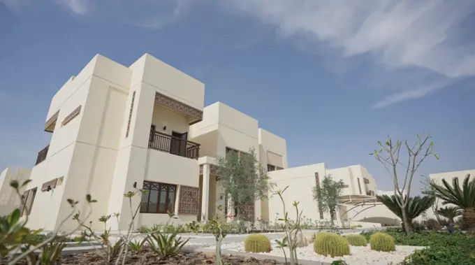 هزاع بن زايد يدشّن مشروع الساد السكني في منطقة العين