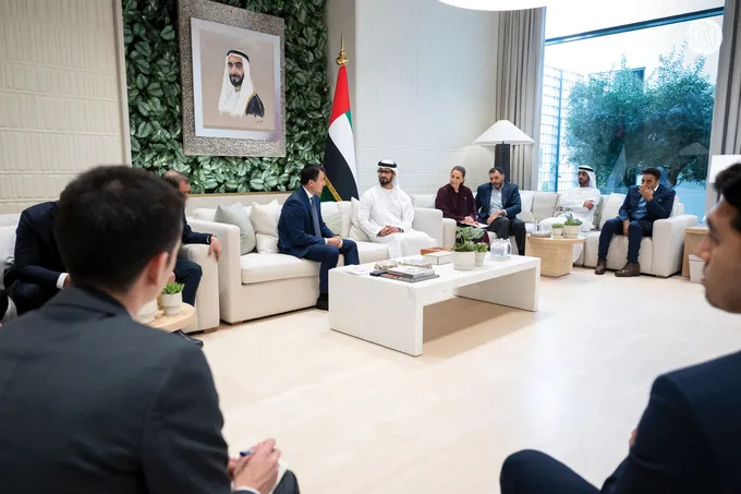 Zayed bin Hamdan bin Zayed discusses enhancing economic and investment cooperation with Uzbekistan’s Deputy Prime Minister