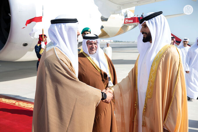 Crown Prince of Abu Dhabi arrives in Bahrain