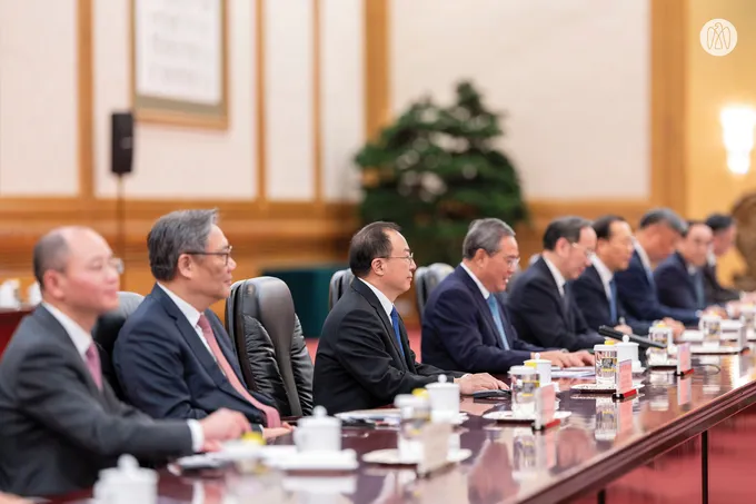 Crown Prince of Abu Dhabi and Premier of China discuss strengthening comprehensive strategic partnership and expanding cooperation