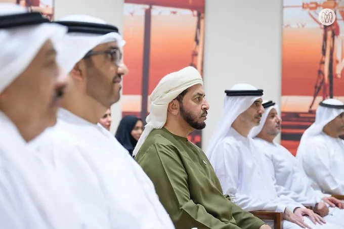 Hamdan bin Zayed visits Shams Solar Power Station and Al Dhafra Innovation Centre