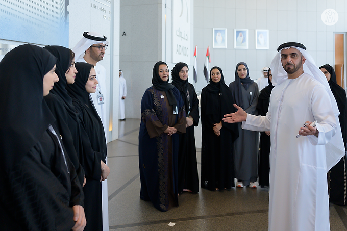 Sheikh Saif bin Zayed Al Nahyan Visits ADNOC to Inspect Panorama Digital Command Center