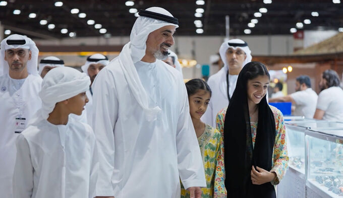 Khaled bin Mohamed bin Zayed visits 20th Abu Dhabi International Hunting and Equestrian Exhibition (ADIHEX)