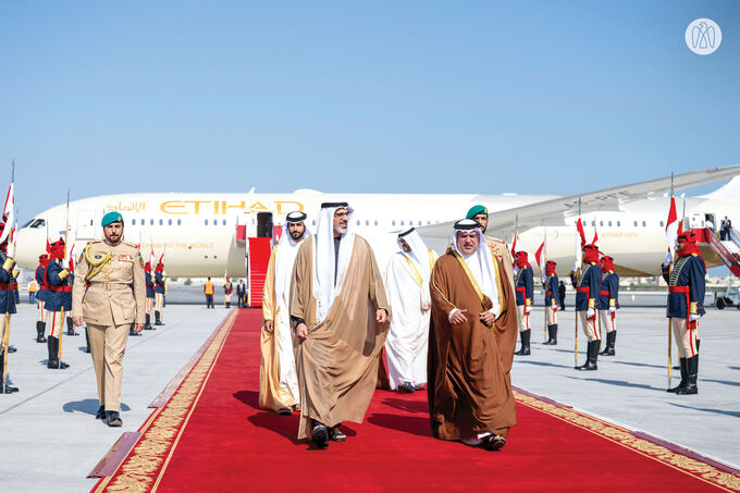 Crown Prince of Abu Dhabi arrives in Bahrain