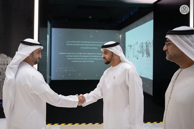 Hamdan bin Zayed visits National Library and Archives