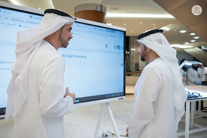 Hamdan bin Zayed visits National Library and Archives