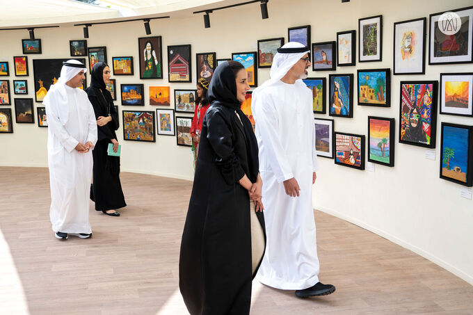 Khaled bin Mohamed bin Zayed visits National Art Expressions exhibition