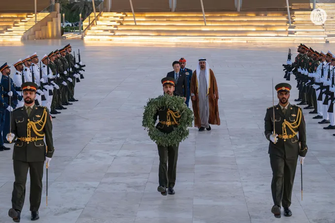 Theyab bin Mohamed bin Zayed receives Prime Minister of Singapore at Wahat Al Karama