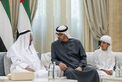 رئيس الدولة يتقبل تعازي حاكمي الشارقة وأم القيوين والممثل الخاص لسلطان عمان في وفاة طحنون بن محمد