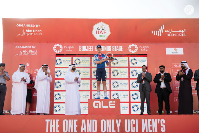 Video | Hazza bin Hamdan bin Zayed honours UAE Tour first stage winners