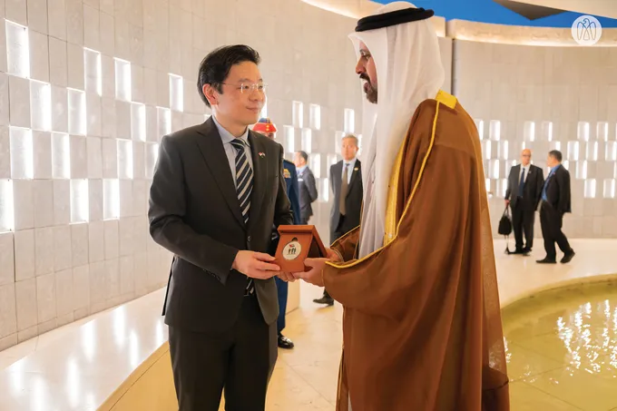 Theyab bin Mohamed bin Zayed receives Prime Minister of Singapore at Wahat Al Karama