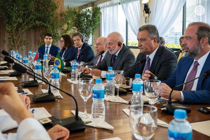 Crown Prince of Abu Dhabi holds official talks with President of Brazil