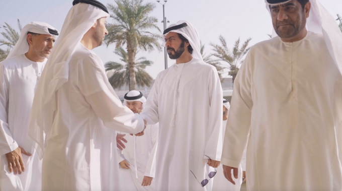 خليفة بن طحنون بن محمد يُقدِّم واجب العزاء في وفاة السيد موسى السيد عبدالرحيم الهاشمي