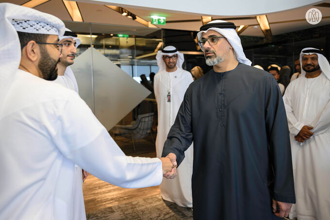Khaled bin Mohamed bin Zayed visits ADNOC’s trading office and meets Emirati commodity traders