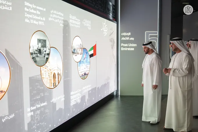 Hamdan bin Zayed visits National Library and Archives