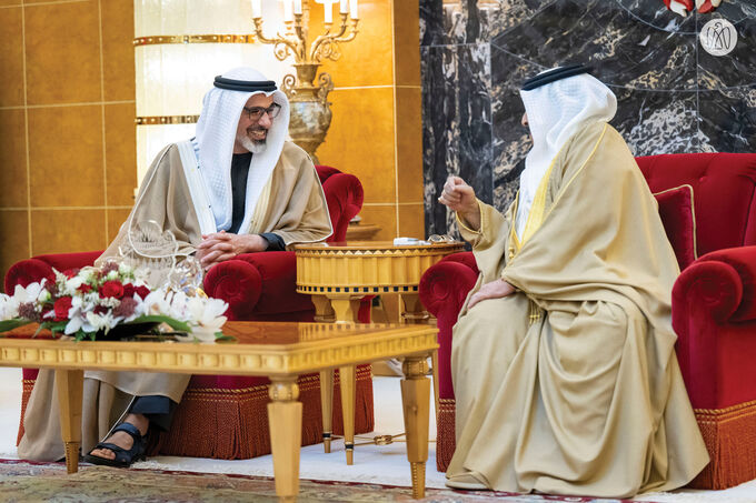 King of Bahrain receives Crown Prince of Abu Dhabi