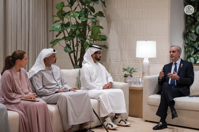 Zayed bin Hamdan bin Zayed meets President of Dominican Republic to explore opportunities for economic and investment cooperation