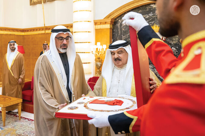 King of Bahrain awards Crown Prince of Abu Dhabi with King Hamad Order of the Renaissance