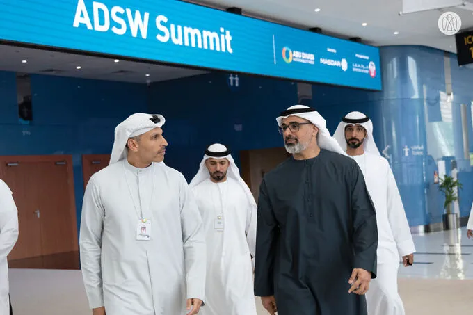 Khaled bin Mohamed bin Zayed attends dialogue sessions of heads of state and government as part of second day of ADSW Summit 2025