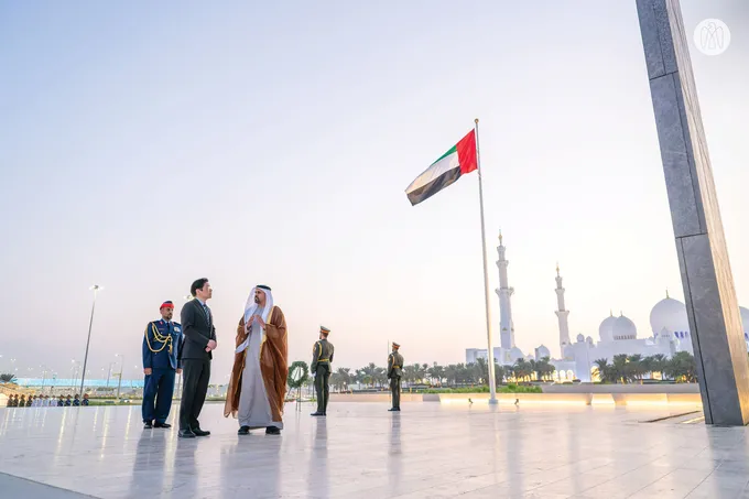 Theyab bin Mohamed bin Zayed receives Prime Minister of Singapore at Wahat Al Karama