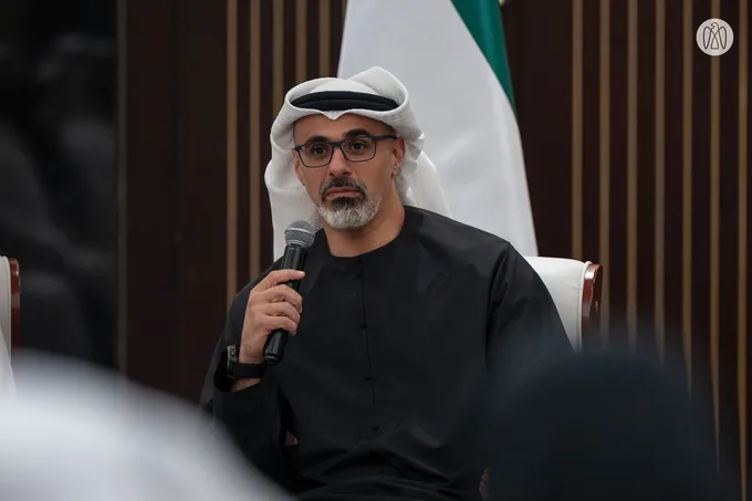 Crown Prince of Abu Dhabi meets UAE Nationals studying in Beijing