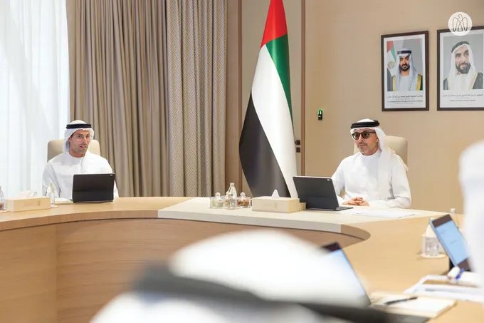 Hazza bin Zayed receives delegation from Department of Culture and Tourism and reviews plans to enhance tourism and cultural ecosystem in Al Ain Region