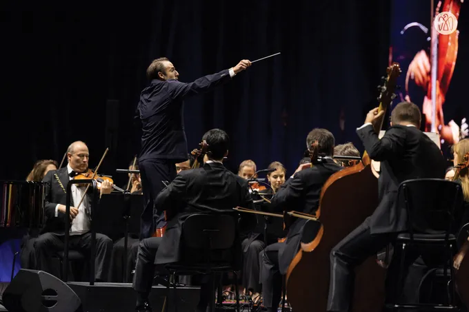 Nahyan bin Mubarak attends 23rd Abu Dhabi Festival opening night with musical evening by UAE National Orchestra
