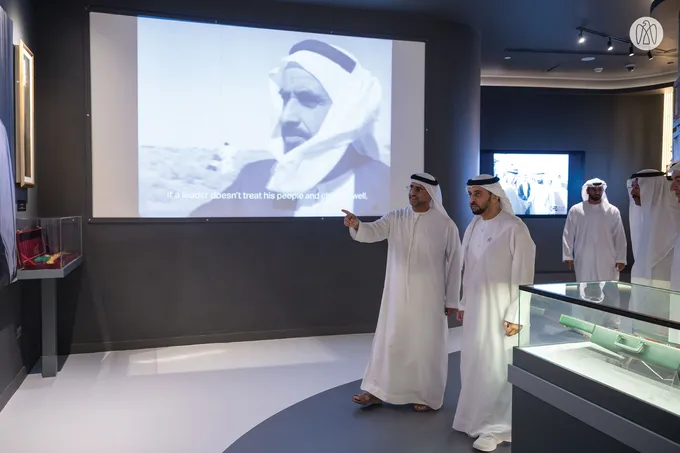 Hamdan bin Zayed visits National Library and Archives