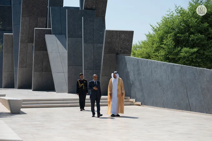 Theyab bin Mohamed bin Zayed receives Yemeni Prime Minister at Wahat Al Karama