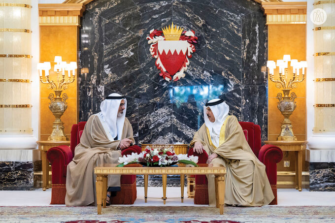 King of Bahrain receives Crown Prince of Abu Dhabi