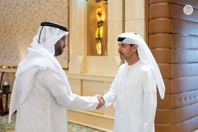 هزاع بن زايد يستقبل وفداً من دائرة الطاقة ويطَّلع على مشاريع وخطط القطاع في منطقة العين