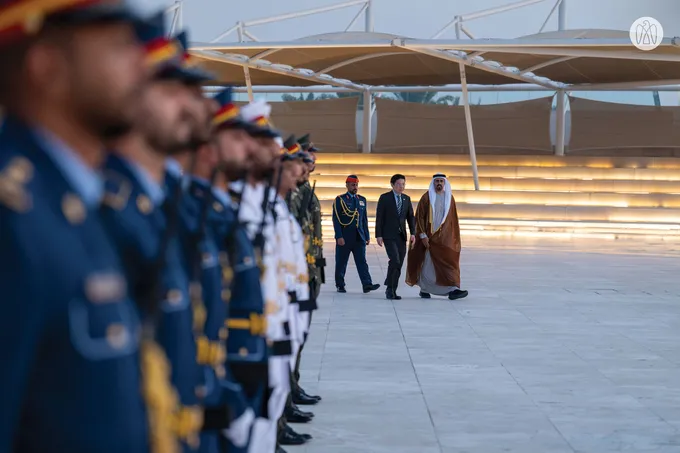Theyab bin Mohamed bin Zayed receives Prime Minister of Singapore at Wahat Al Karama