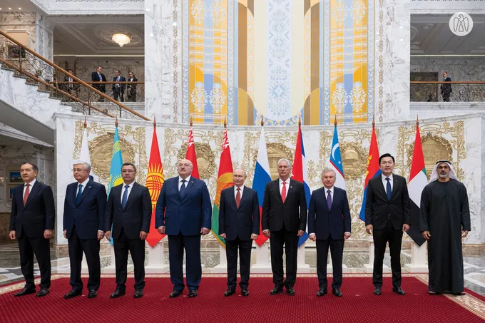 On behalf of the UAE President.. Crown Prince of Abu Dhabi attends Supreme Eurasian Economic Council meeting