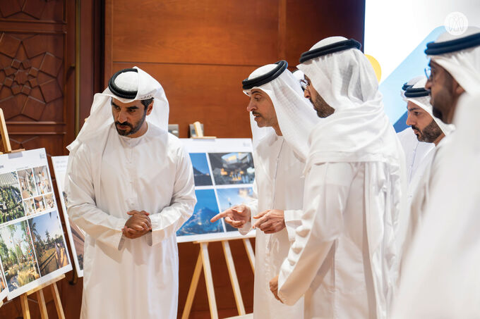 Hazza bin Zayed receives delegation from Department of Culture and Tourism to review progress of culture and tourism sectors in Al Ain Region