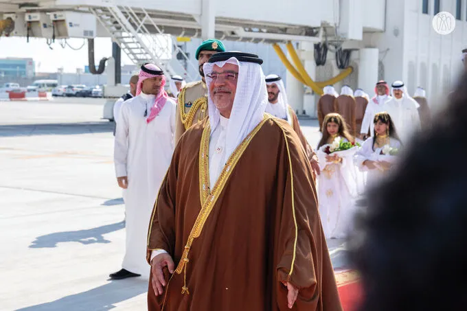 Crown Prince of Abu Dhabi arrives in Bahrain