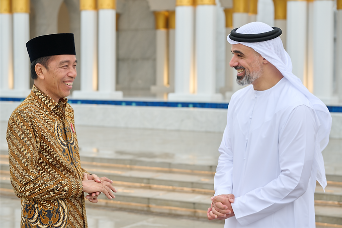 Khaled bin Mohamed bin Zayed visits Sheikh Zayed Grand Mosque in Surakarta (Solo), Indonesia, accompanied by His Excellency Joko Widodo, President of the Republic of Indonesia