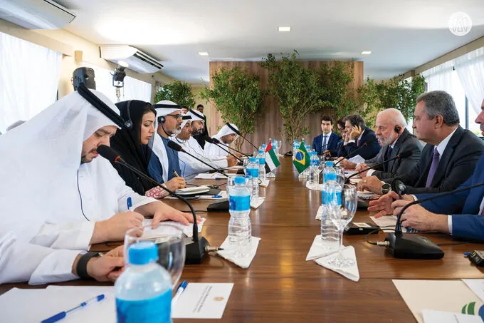 Crown Prince of Abu Dhabi holds official talks with President of Brazil