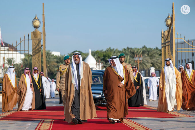 King of Bahrain receives Crown Prince of Abu Dhabi