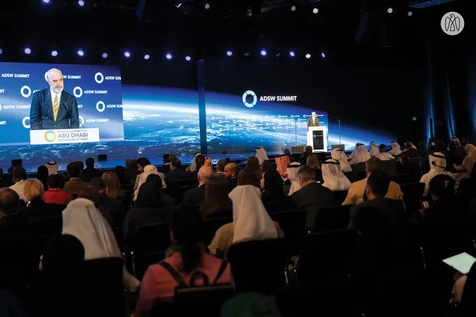 Khaled bin Mohamed bin Zayed attends dialogue sessions of heads of state and government as part of second day of ADSW Summit 2025
